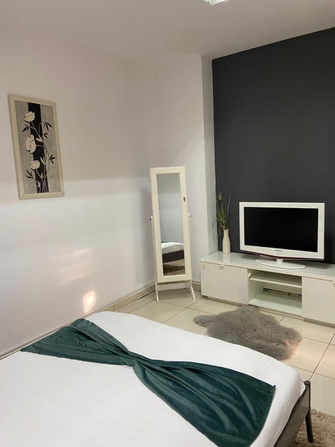 Aqua Apartman Satu Mare Exterior photo